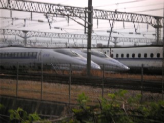 新幹線車両基地で待機する500系