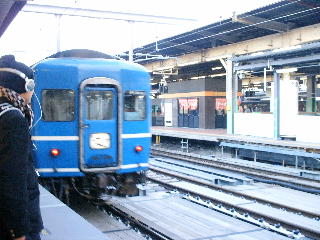 博多駅に停車中のブルートレイン